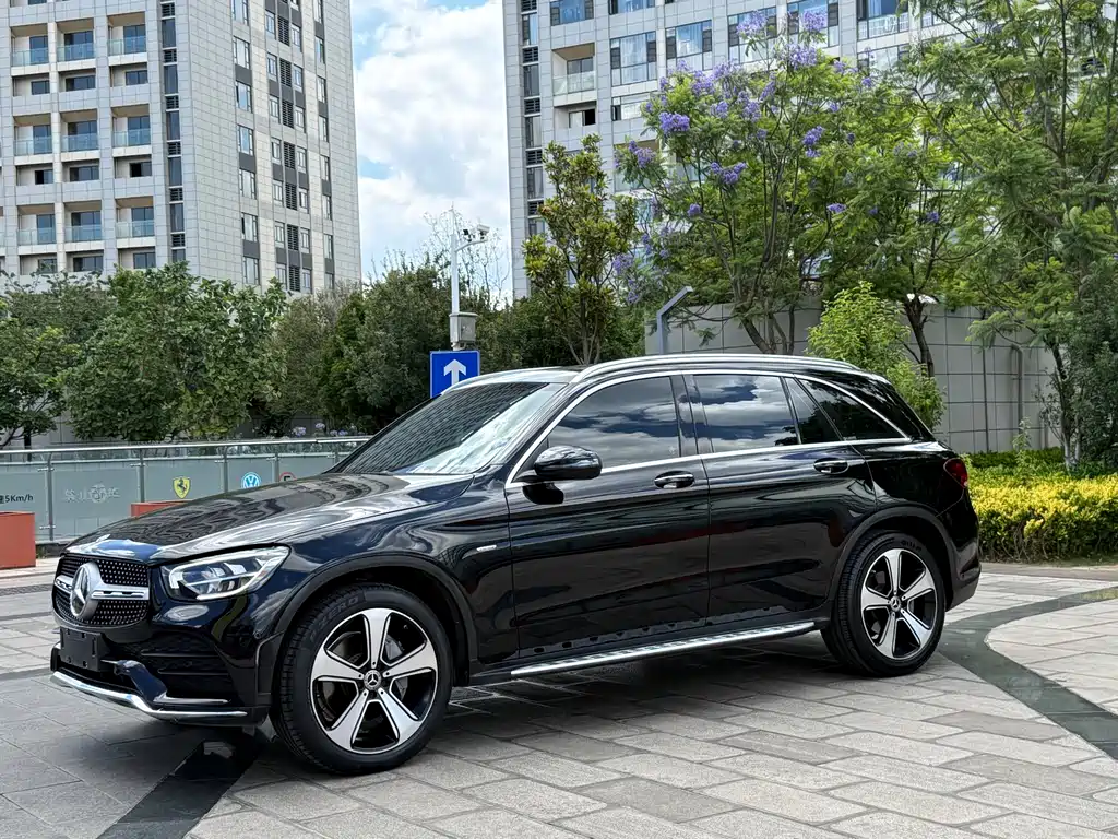 Mercedes-Benz GLC 2022 — фото 1