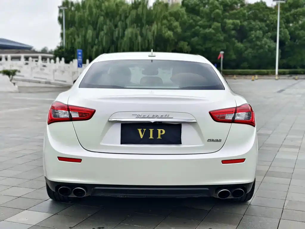 Maserati Ghibli 2017 — фото 11