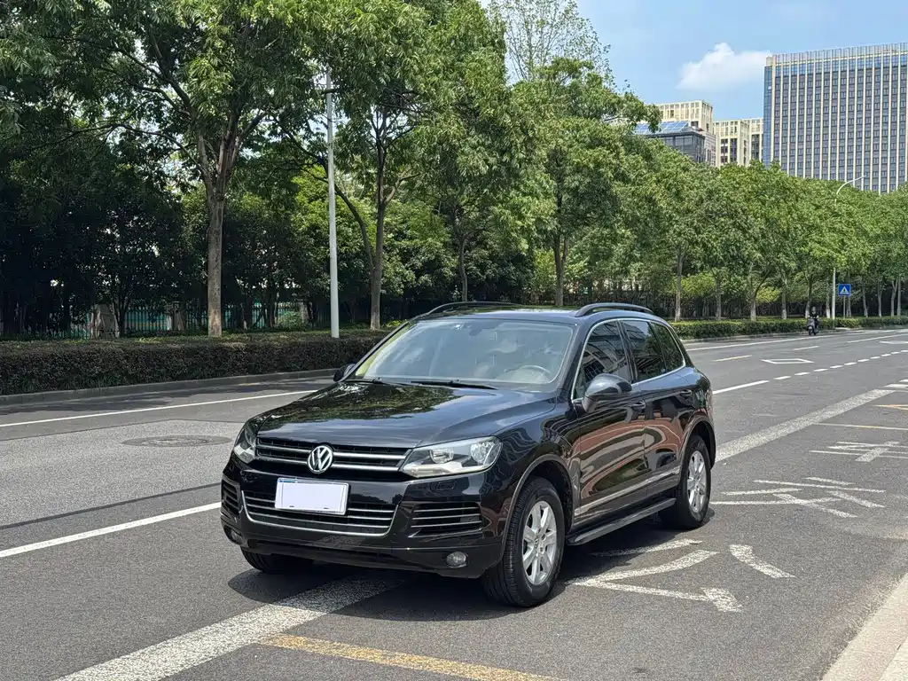 Volkswagen Touareg 2015 — фото 1