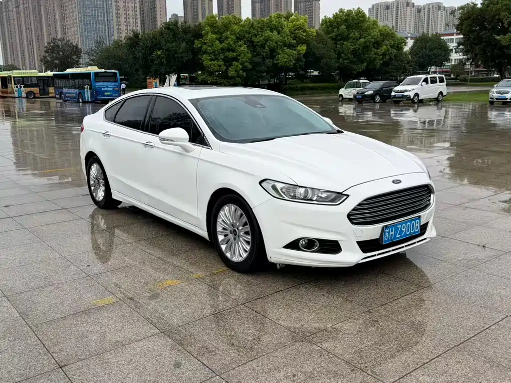 Ford Mondeo 2014 — фото 1