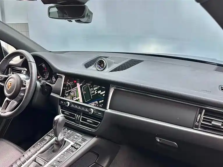 Porsche Macan 2021 — фото 11