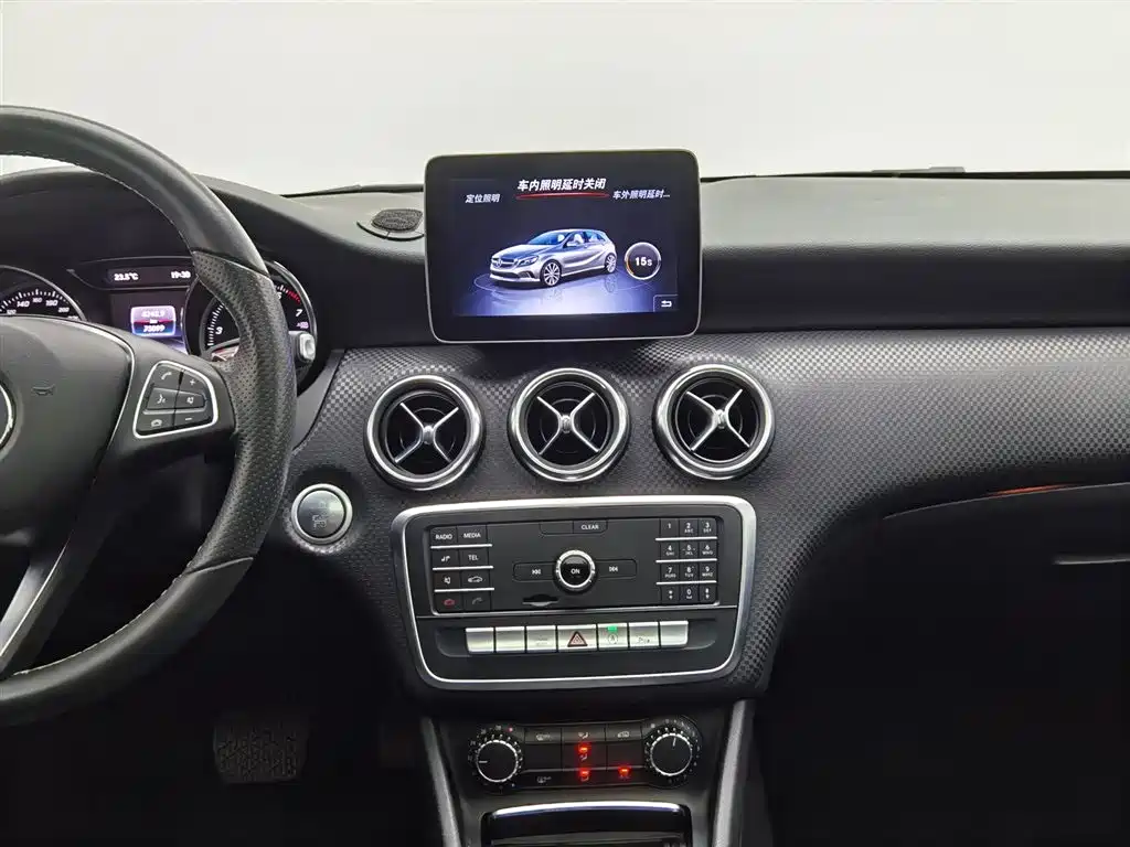 Mercedes-Benz A-Class 2018 — фото 12