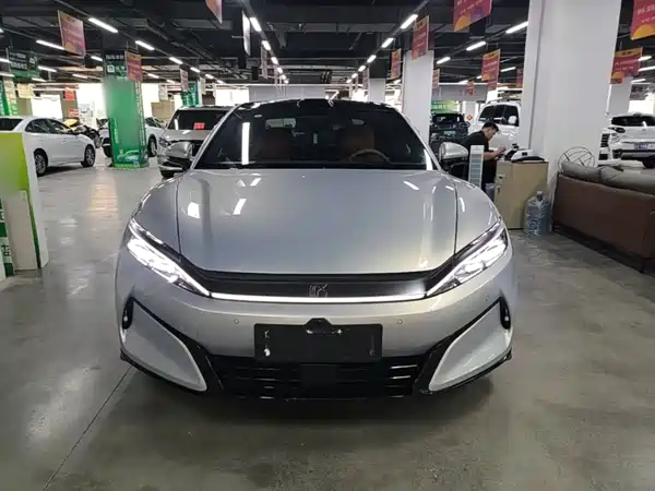 BYD Han L 2025