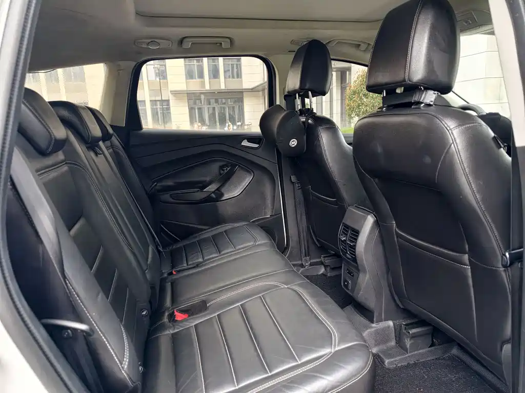 Ford Kuga 2016 — фото 15