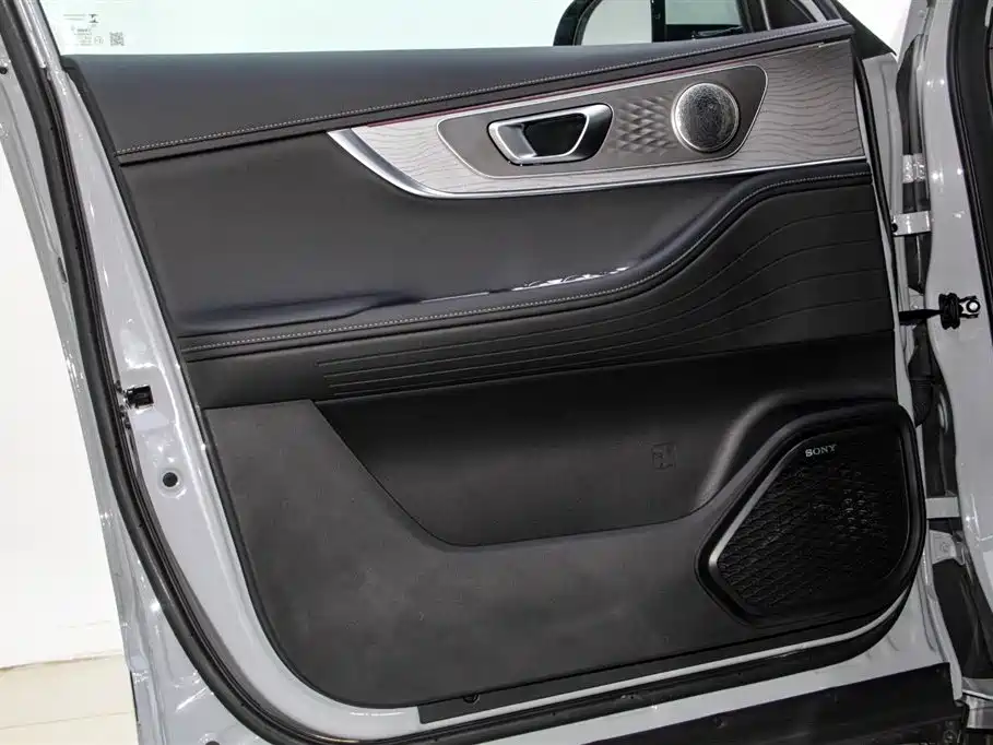 Chery Tiggo 8 PRO NEV 2025 — фото 12