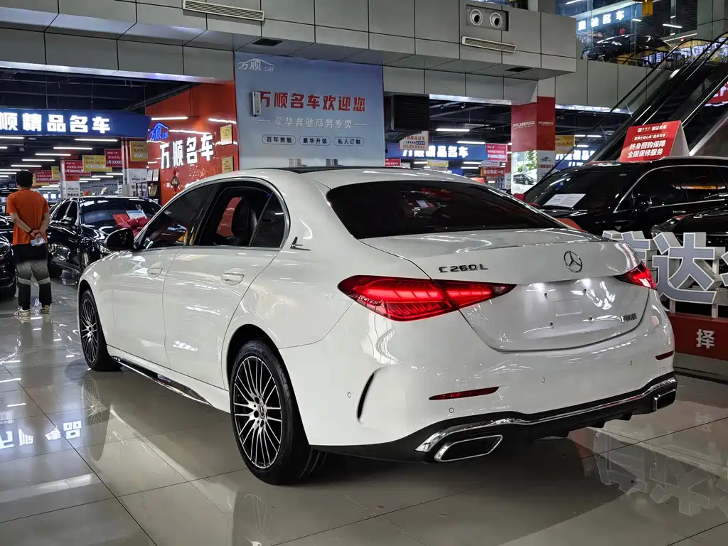 Mercedes-Benz C-Class 2023 — фото 16