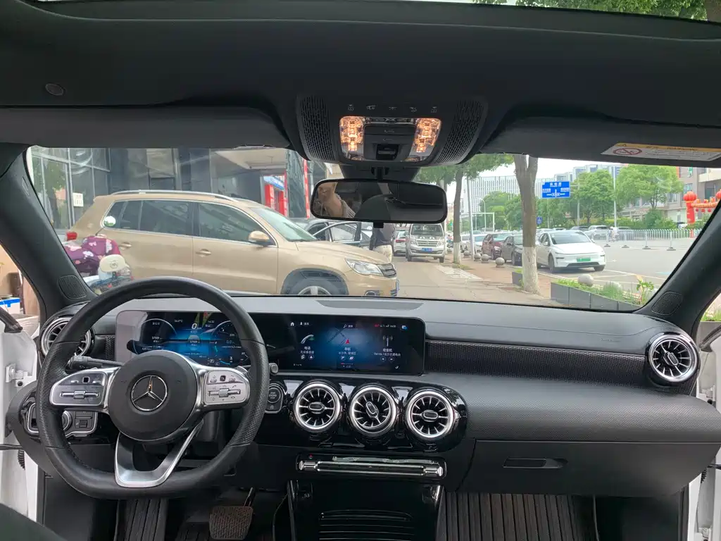 Mercedes-Benz A-Class 2023 — фото 13