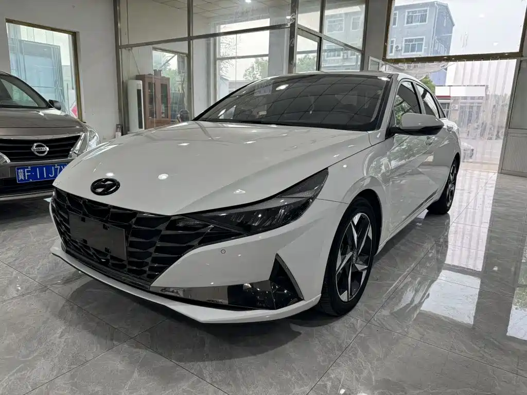 Hyundai Elantra 2023