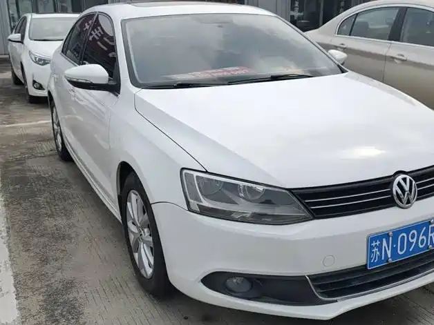 Volkswagen Sagitar 2013