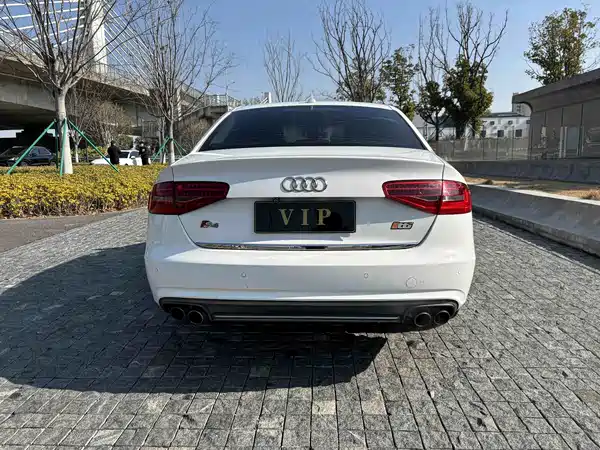 Audi A4L 2013