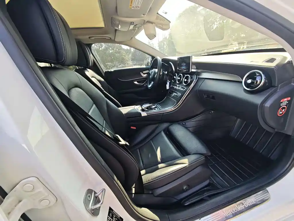 Mercedes-Benz C-Class 2018 — фото 7