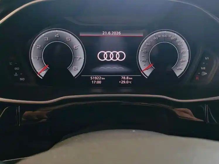 Audi Q3 2022 — фото 10