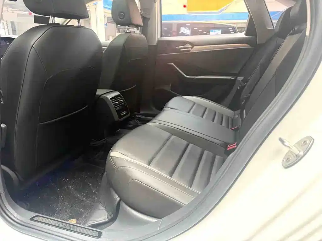 Volkswagen Sagitar 2022 — фото 9