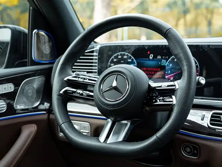 Mercedes-Benz GLS — фото 11