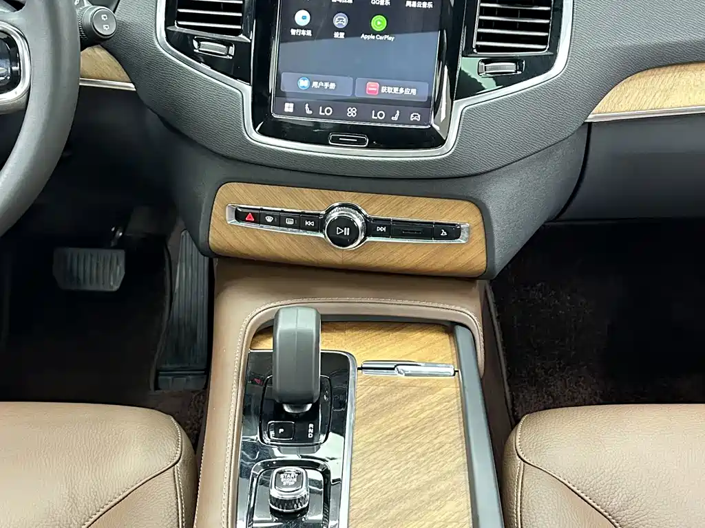 Volvo XC90 2024 — фото 17