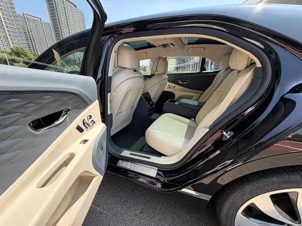 Bentley Flying Spur 2022
