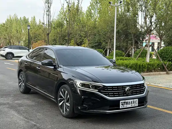 Volkswagen Passat 2023