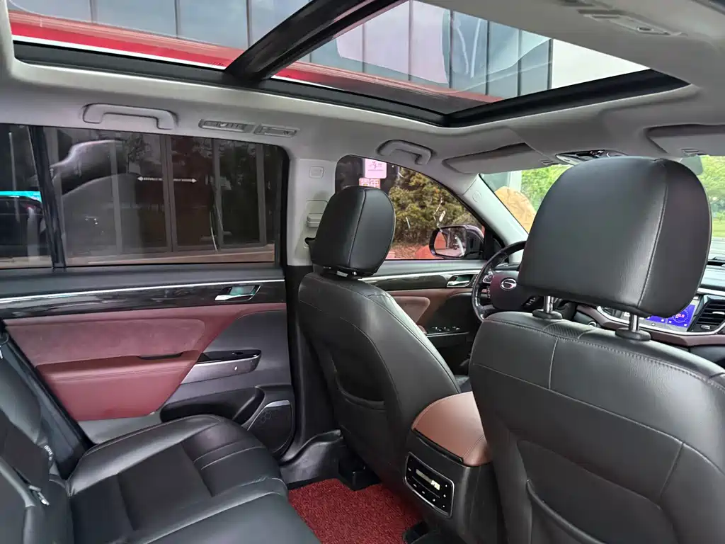 GAC Motor Trumpchi GS8 2017 — фото 15