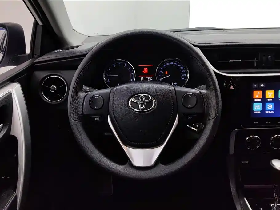 Toyota Corolla 2018 — фото 15