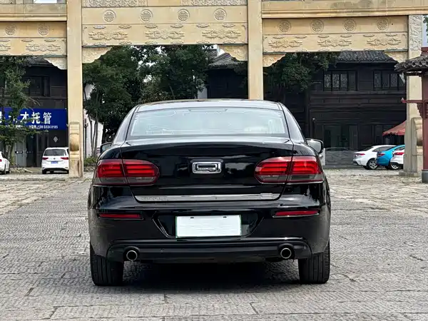 Qoros 3 2016
