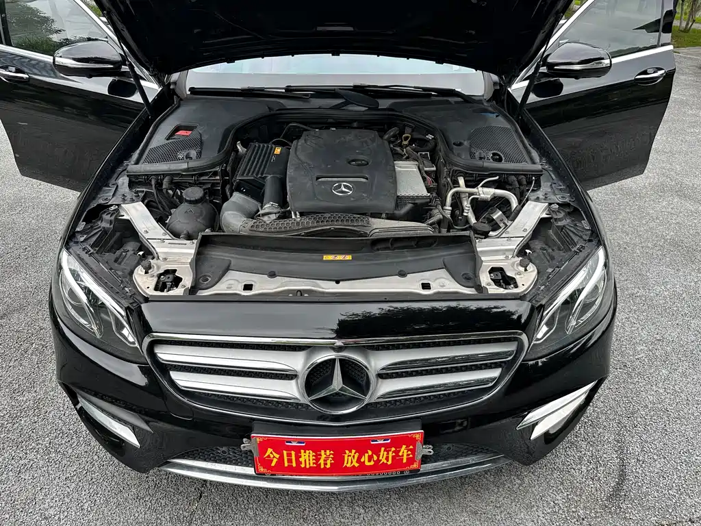 Mercedes-Benz E-Class 2018 — фото 19