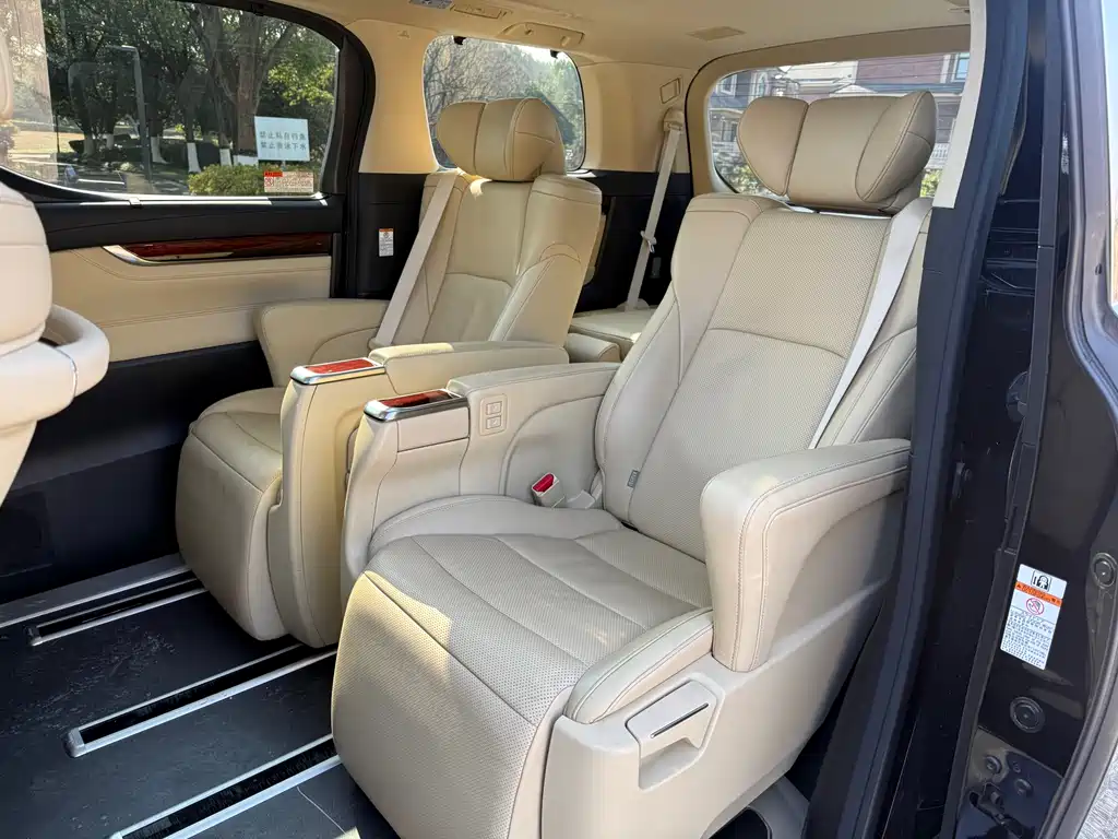 Toyota Alphard 2017 — фото 4