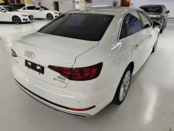 Audi A4L 2019
