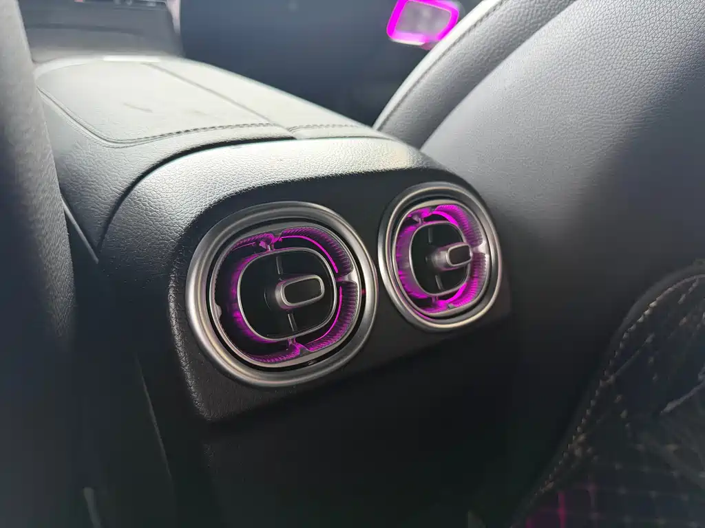 Mercedes-Benz C-Class 2023 — фото 10