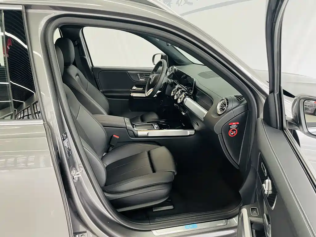 Mercedes-Benz EQB 2025 — фото 13