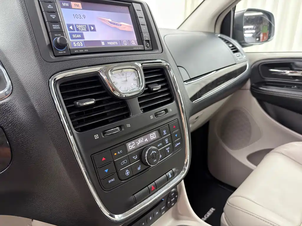 Chrysler Grand Voyager 2013 — фото 19