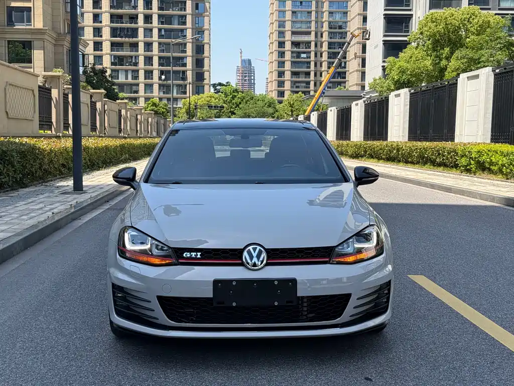 Volkswagen Golf GTI 2017 — фото 2