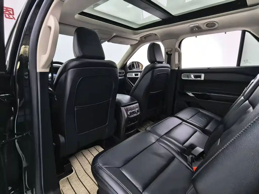 Ford Explorer 2022 — фото 14