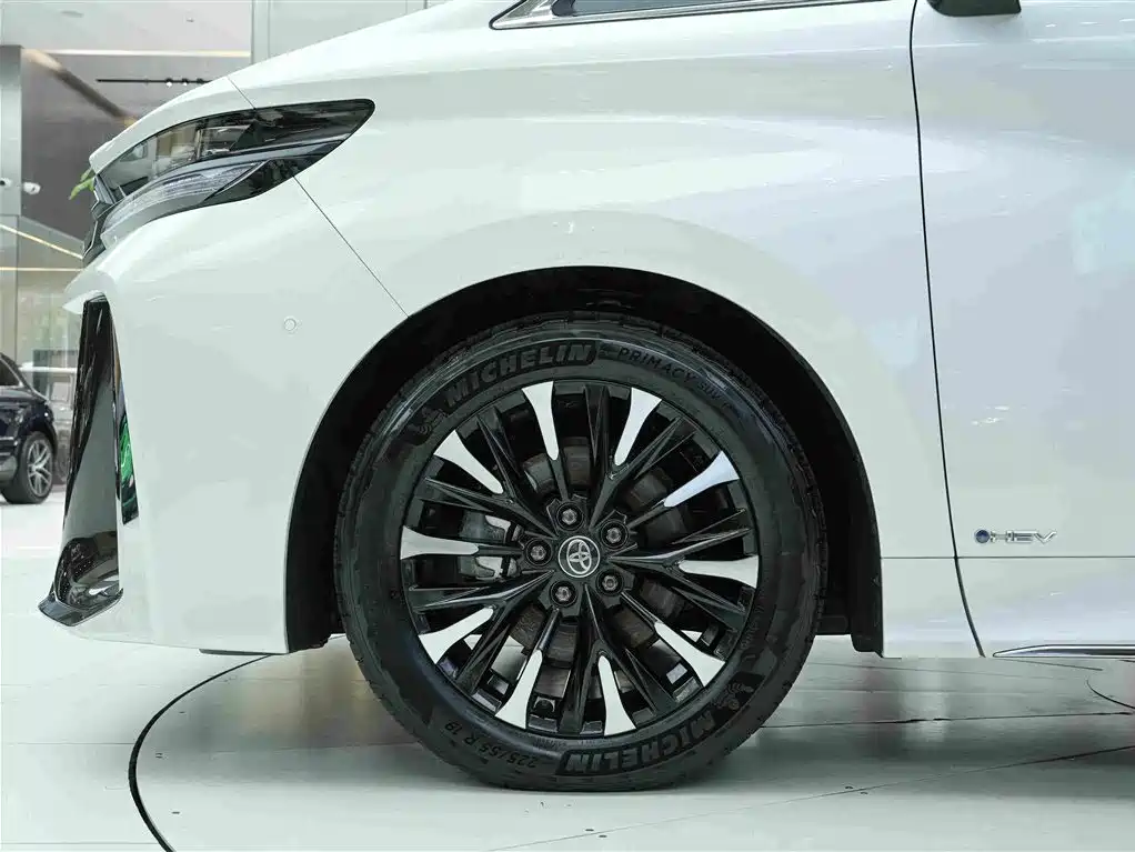 Toyota Vellfire 2024 — фото 24