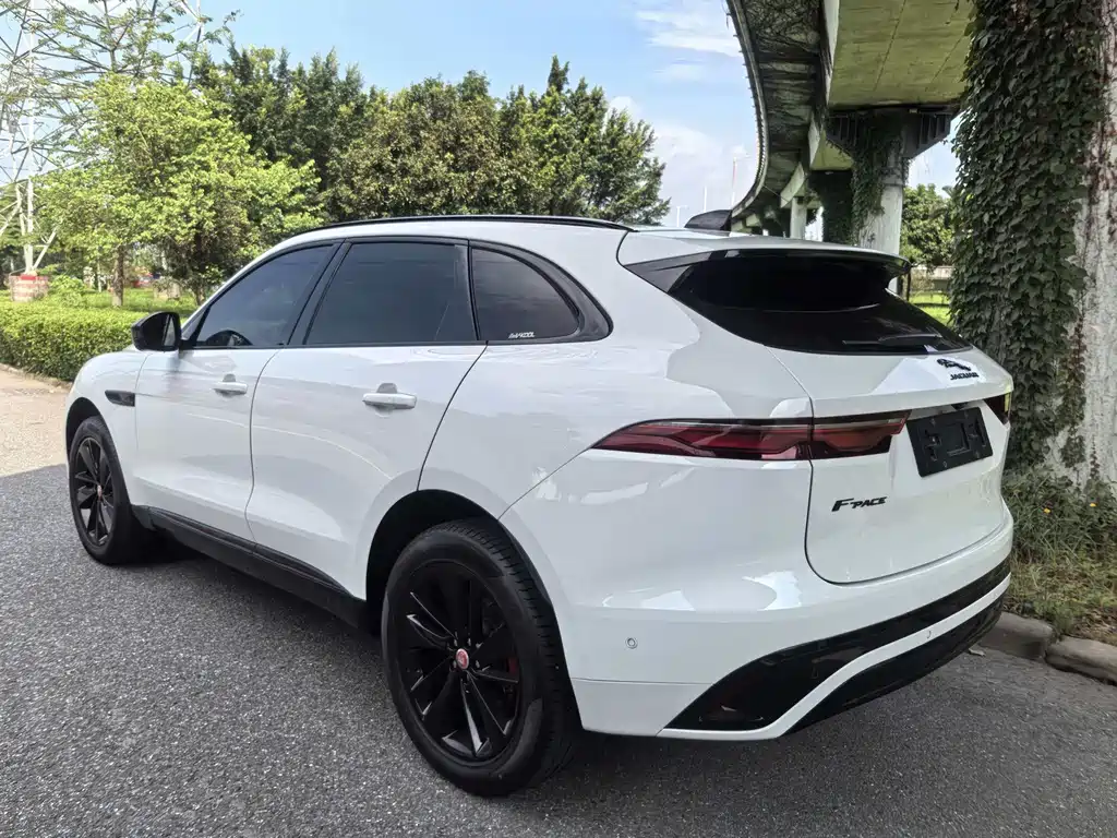 Jaguar F-PACE 2023 — фото 4