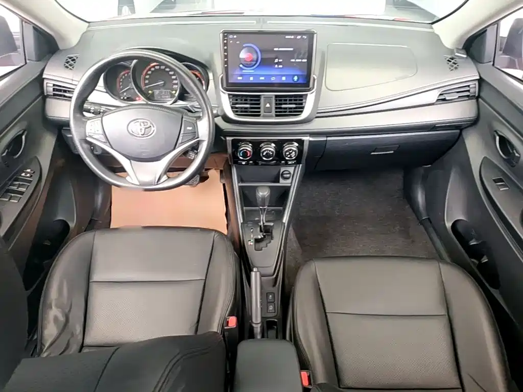 Toyota Yaris L 2022 — фото 10