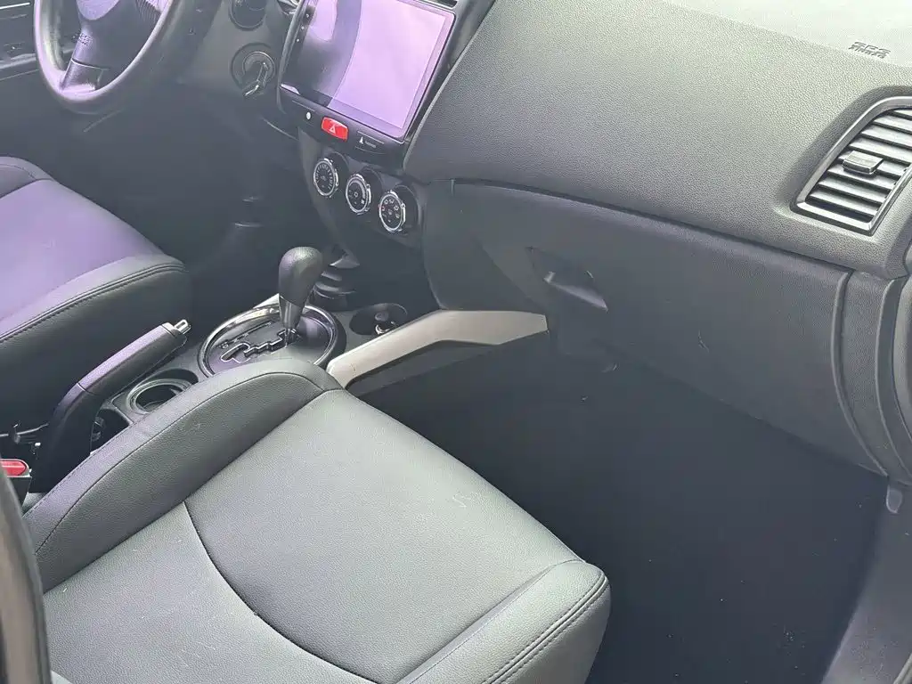 Mitsubishi Jinxuan ASX 2016 — фото 13