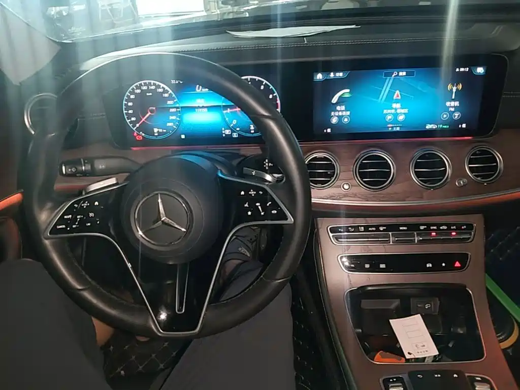 Mercedes-Benz E-Class 2022 — фото 10