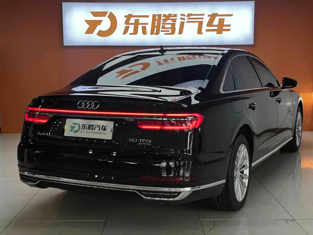 Audi A8 2020 — фото 27