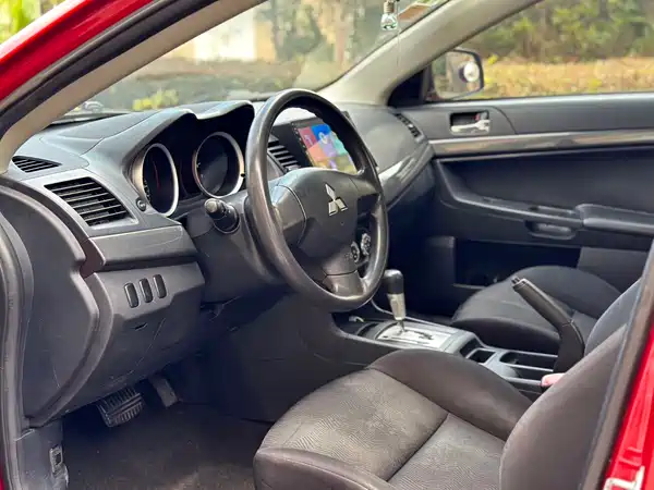 Mitsubishi Lancer EX 2012