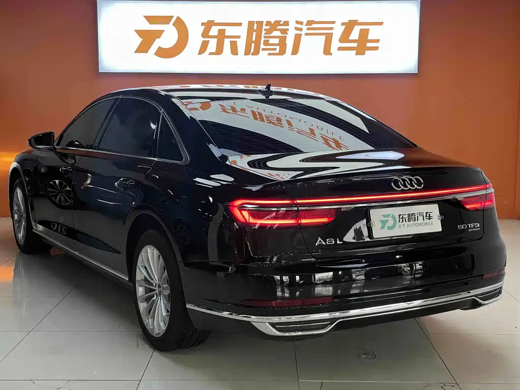 Audi A8 2020 — фото 29