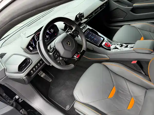 Lamborghini Huracan 2023