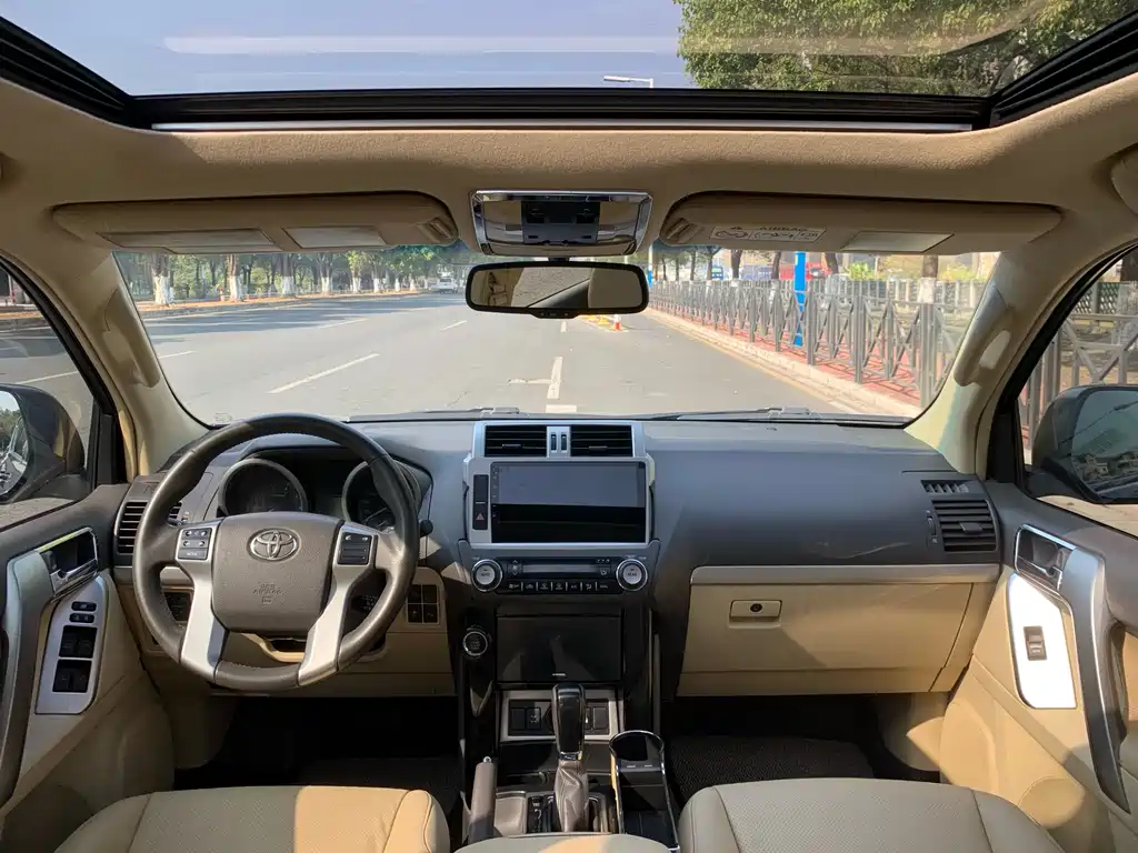 Toyota Prado 2016 — фото 35