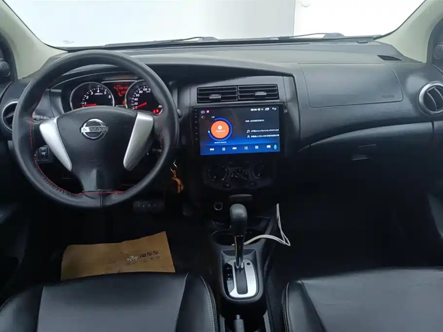 Nissan Livina 2015 — фото 12