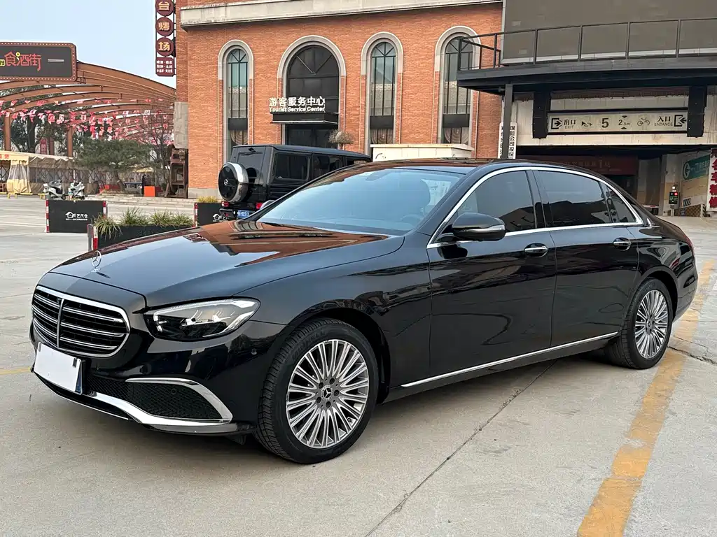 Mercedes-Benz E-Class 2022 — фото 1