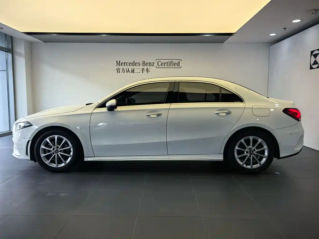 Mercedes-Benz A-Class 2021 — фото 3
