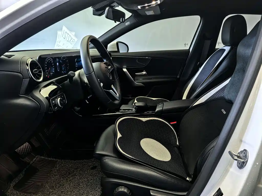 Mercedes-Benz A-Class 2021 — фото 14