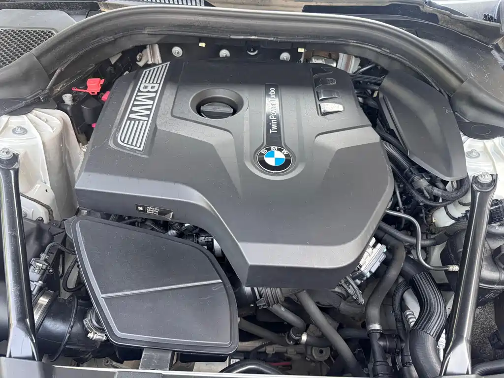 BMW 6 Series GT 2018 — фото 12