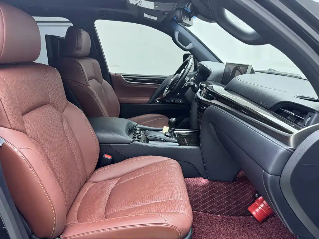 Lexus LX 2020 — фото 17