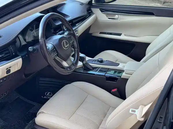 Lexus ES 2015
