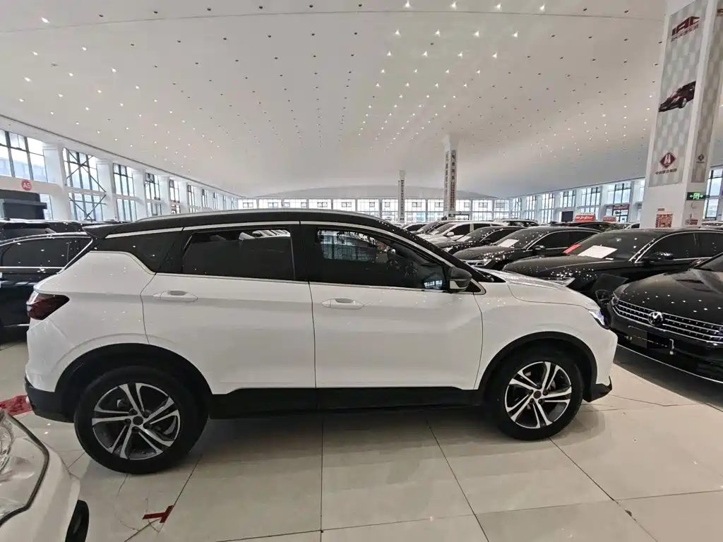 Geely Binyue 2021